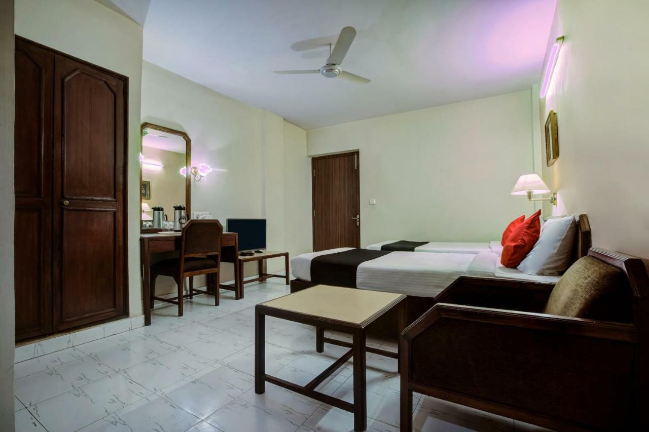Oyo 1864 Hotel Yuvraj Ранчи Экстерьер фото