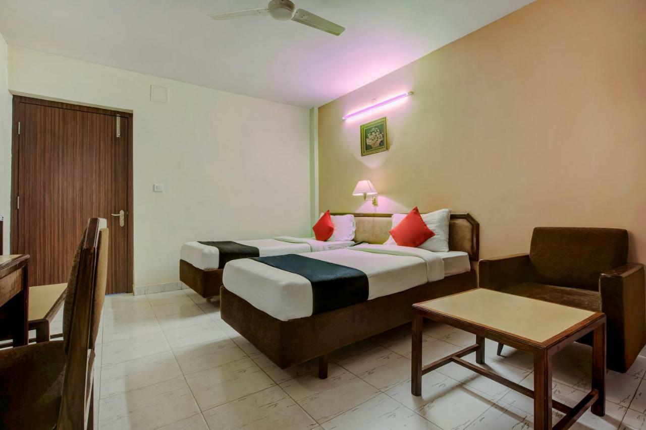 Oyo 1864 Hotel Yuvraj Ранчи Экстерьер фото