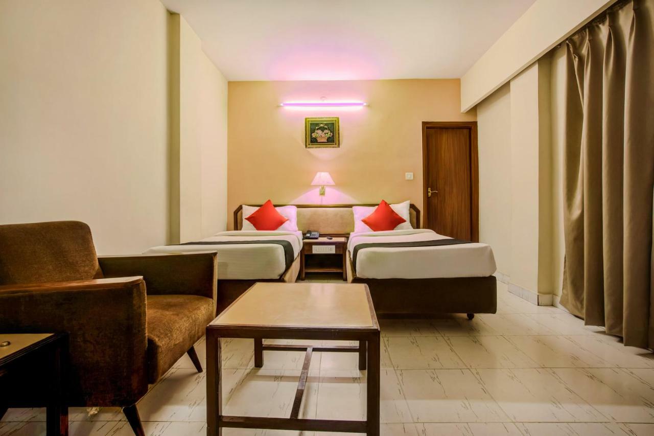 Oyo 1864 Hotel Yuvraj Ранчи Экстерьер фото